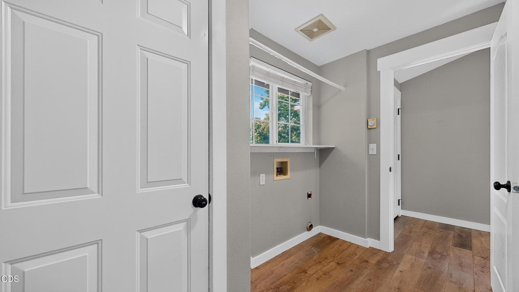 Photo of 2939 SW Reindeer Avenue 7 of 37