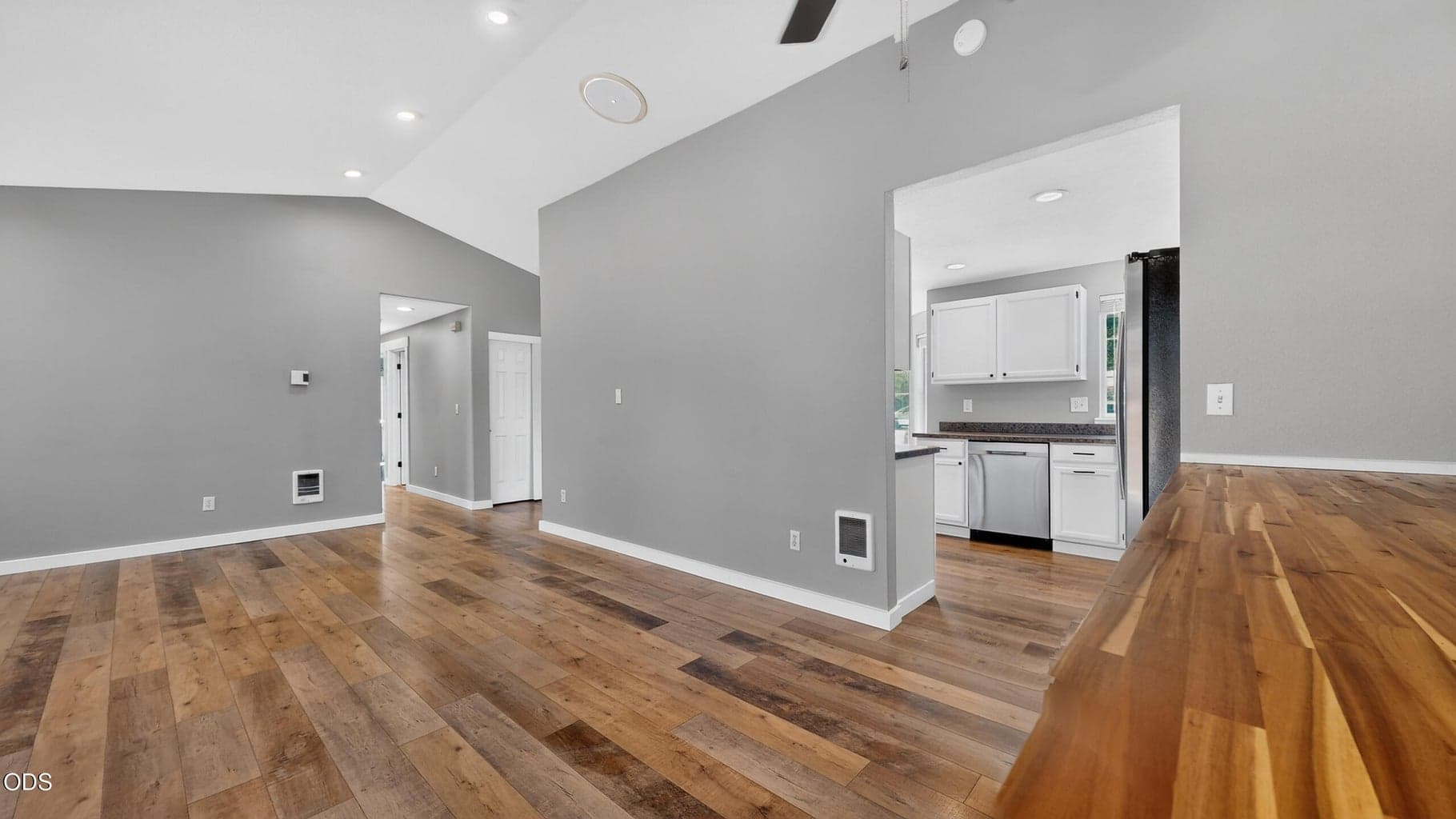 Photo of 2939 SW Reindeer Avenue 20 of 37