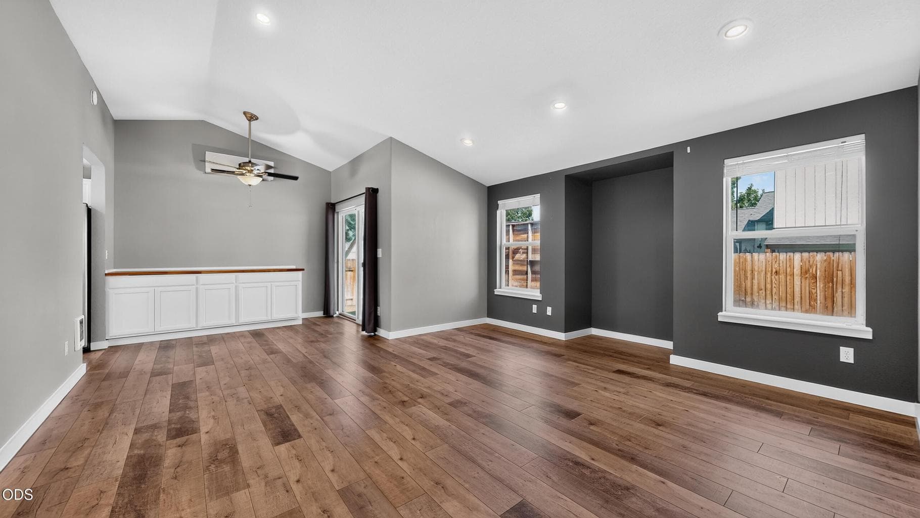 Photo of 2939 SW Reindeer Avenue 22 of 37