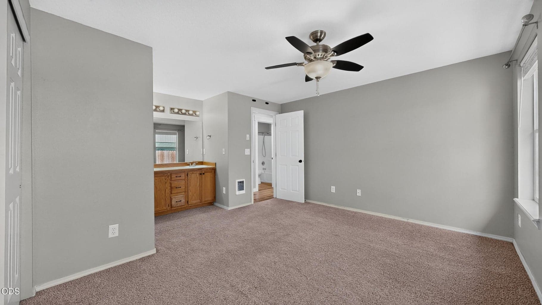 Photo of 2939 SW Reindeer Avenue 26 of 37