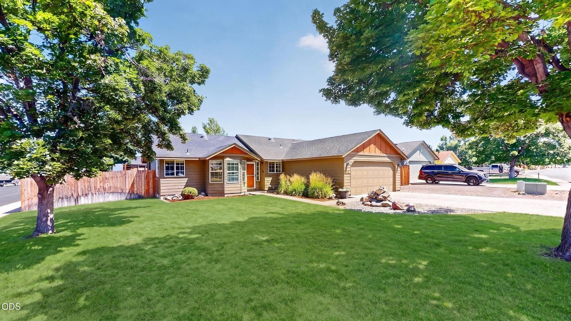 Photo of 2939 Reindeer Avenue 4 of 37