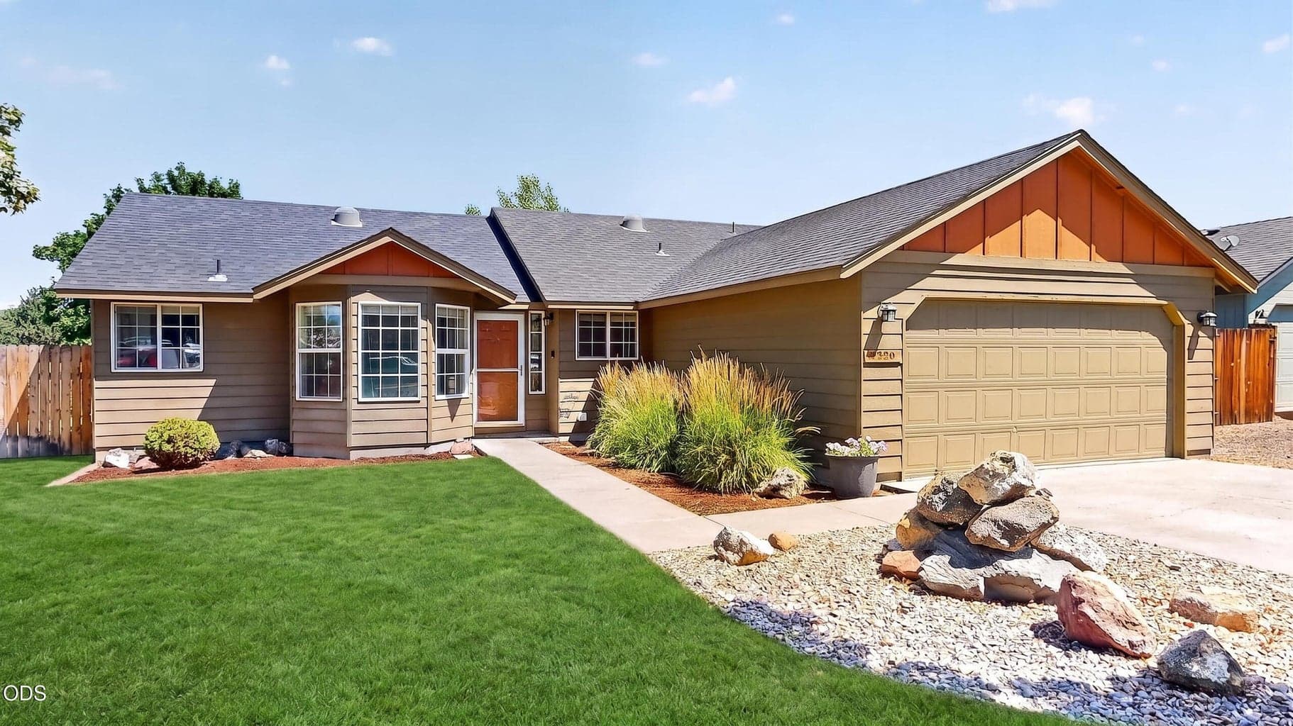 Photo of 2939 Reindeer Avenue 2 of 37