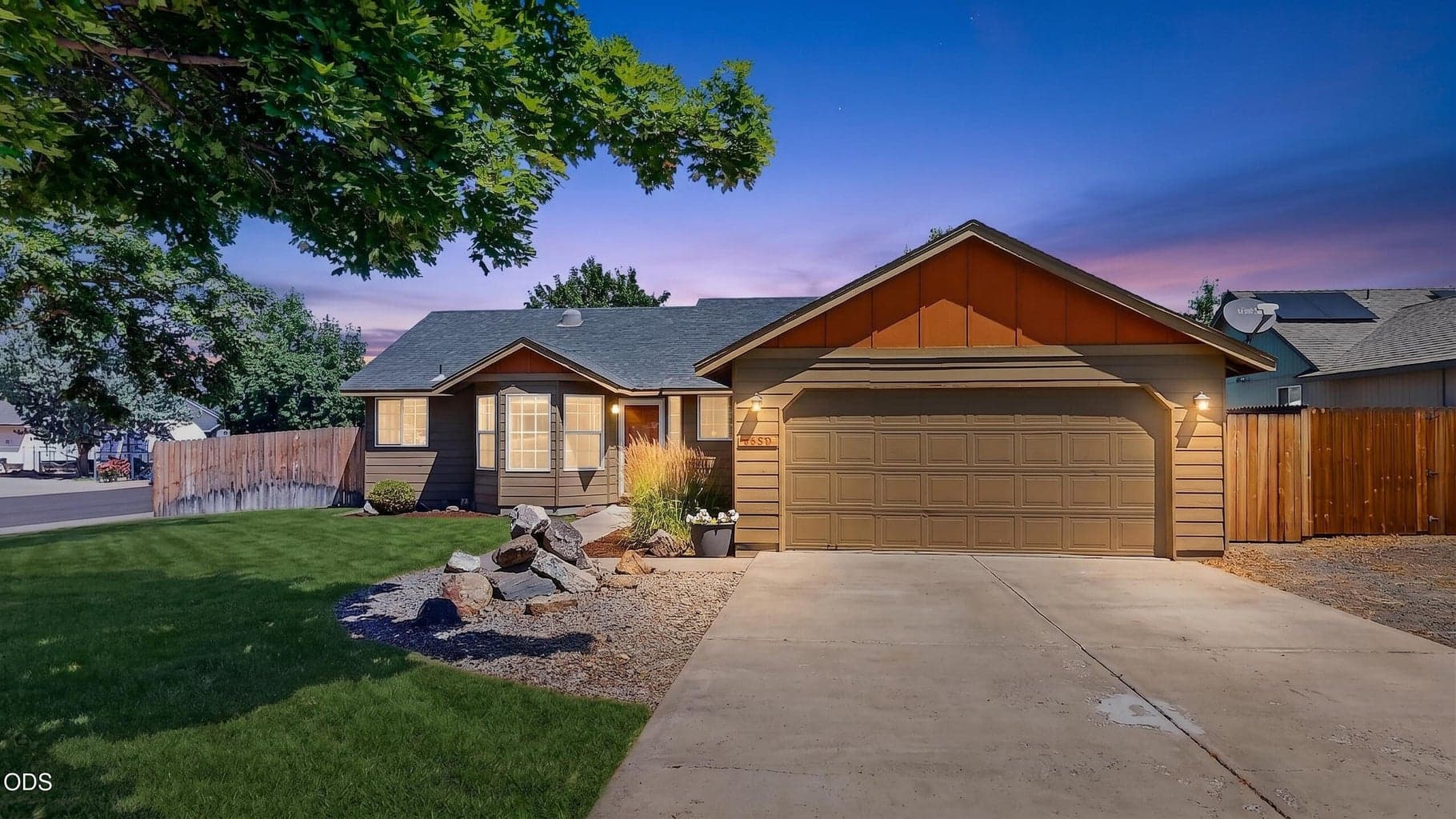 Photo of 2939 Reindeer Avenue 1 of 37