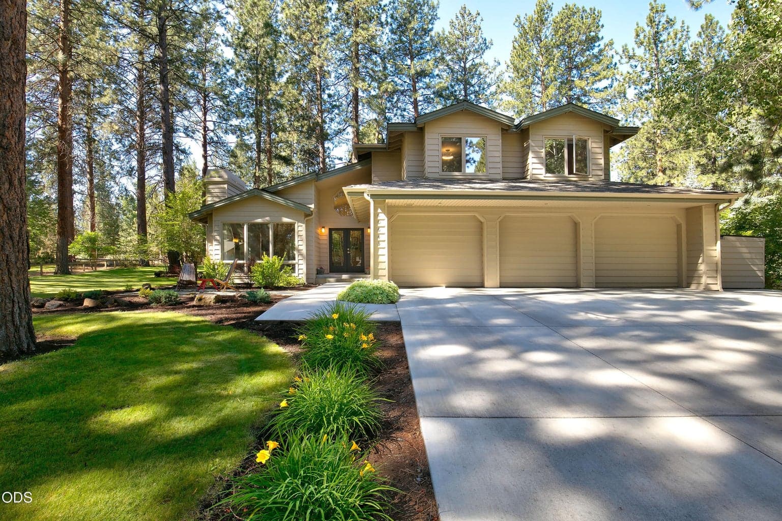 Photo of 60643 Thunderbird Court 1 of 34