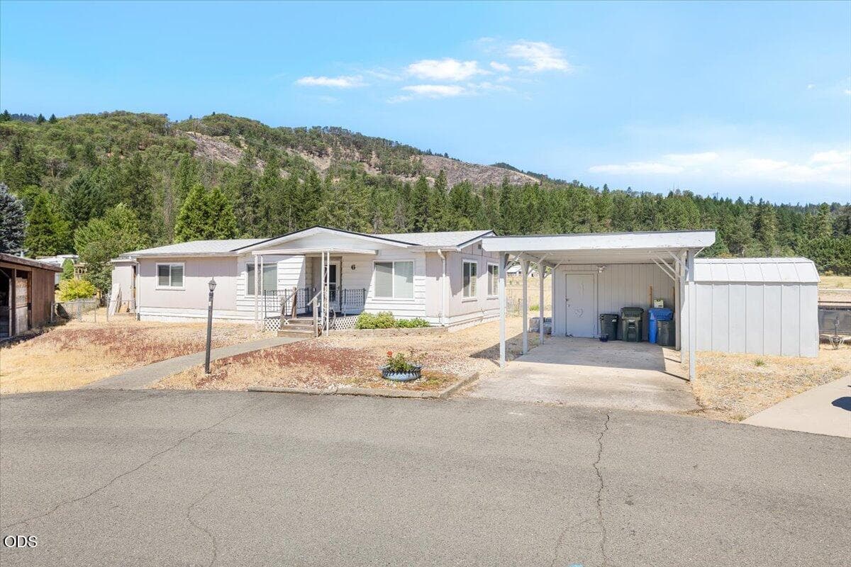 Photo of 315 Evans Creek Road 1 of 21