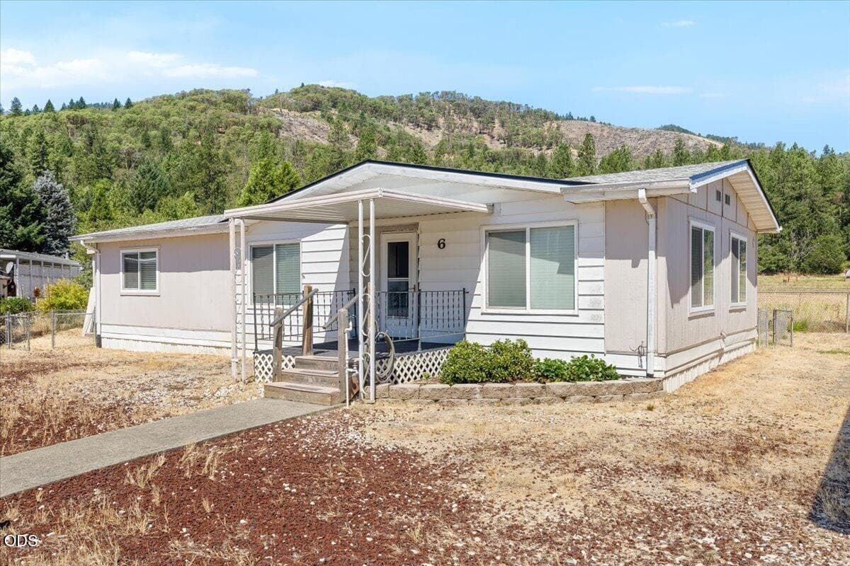 Photo of 315 Evans Creek Road 3 of 21