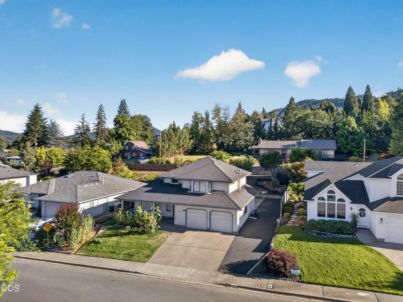 Photo of 1408 Heritage Drive 4 of 49