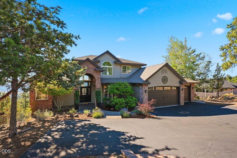 Photo of 1019 Hale Court 4 of 77