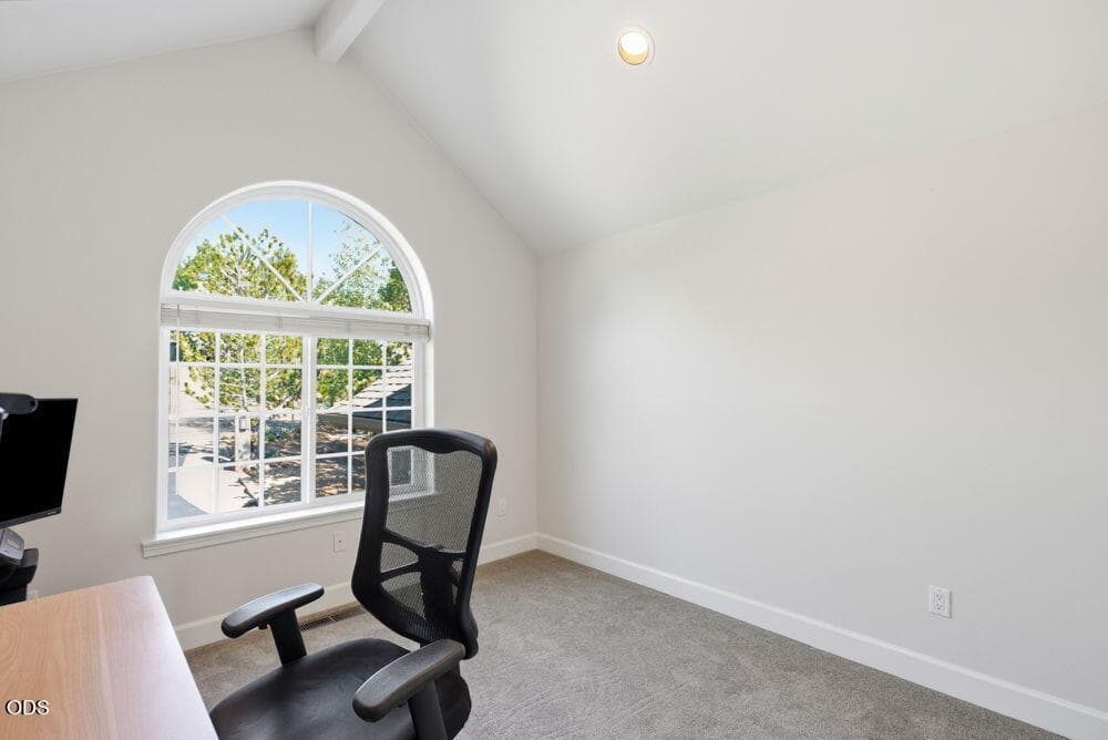 upstairs office / bedroom