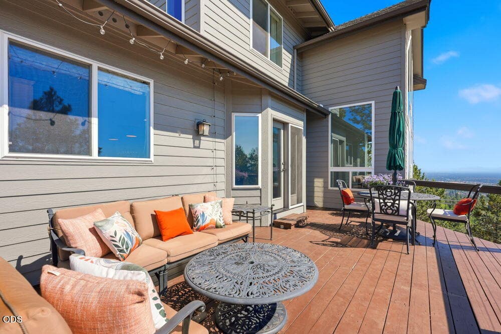 Photo of 1019 NW Hale Court 54 of 78