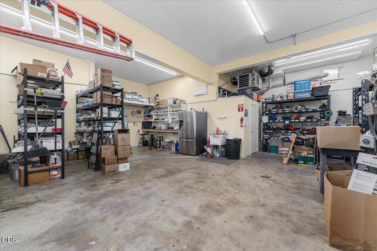 Photo of 2937 Merriman Road 5 of 37