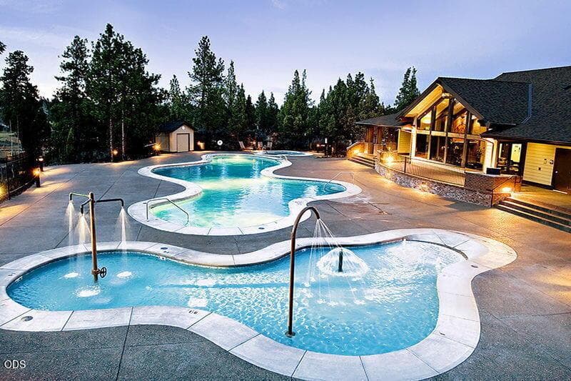 Bridges pool with kiddie pool and splash zone