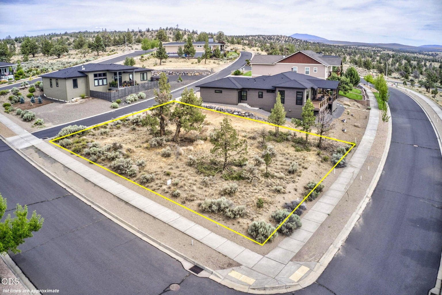 Photo of SE Manzanita Drive 14 of 30