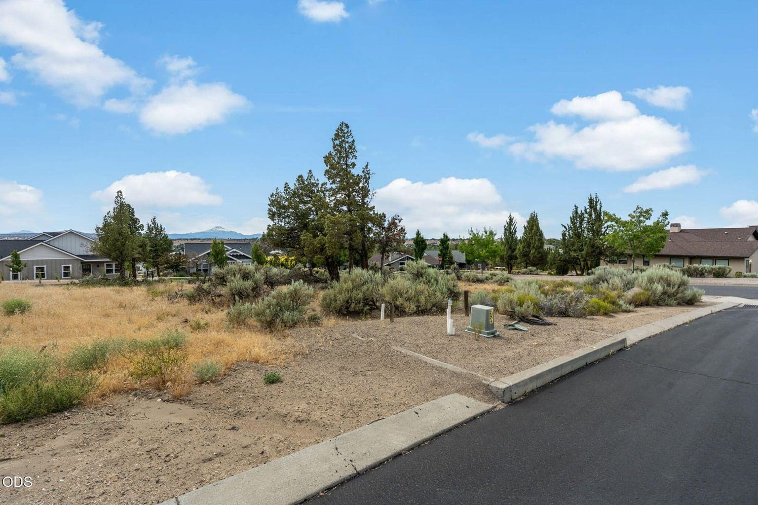 Photo of SE Manzanita Drive 20 of 30