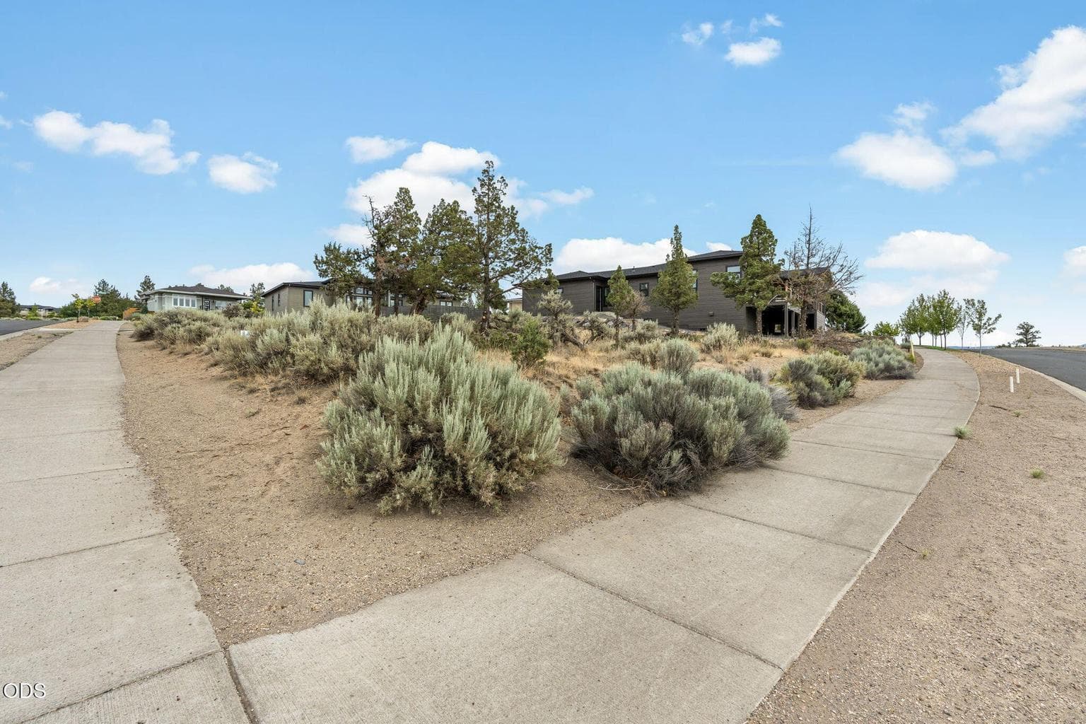 Photo of SE Manzanita Drive 21 of 30