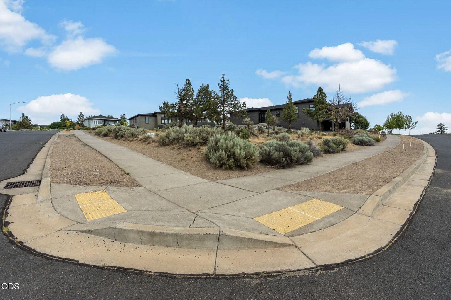 Photo of SE Manzanita Drive 22 of 30