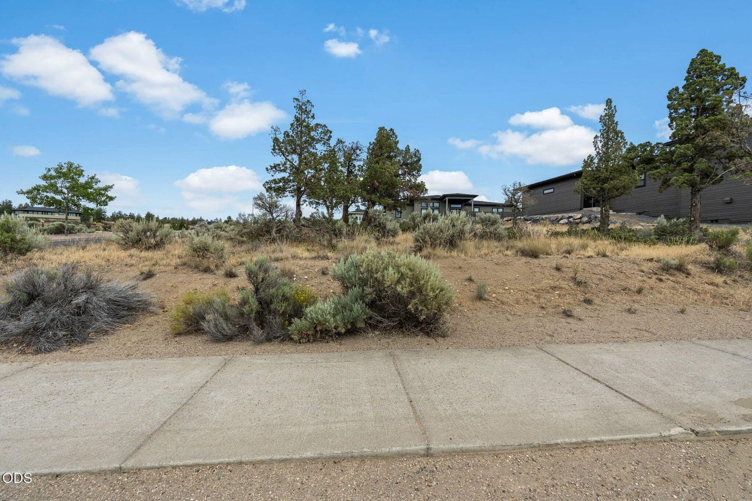 Photo of SE Manzanita Drive 23 of 30