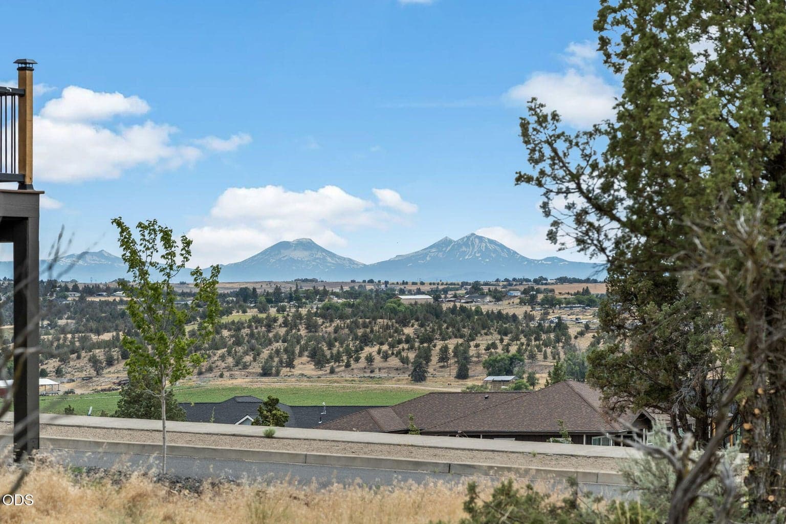 Photo of SE Manzanita Drive 29 of 30