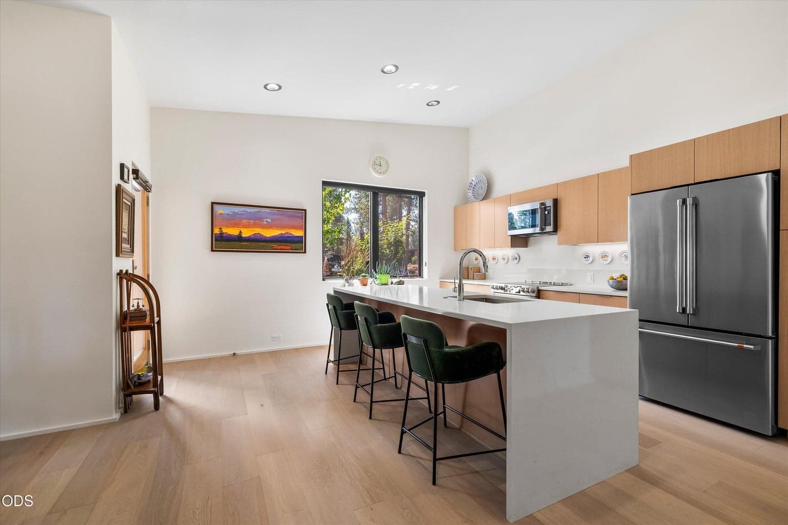 Photo of 544 W Sisters Park Drive 10 of 35