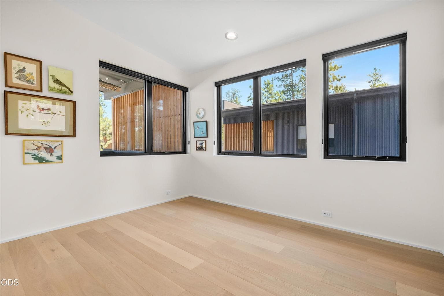 Photo of 544 W Sisters Park Drive 25 of 35