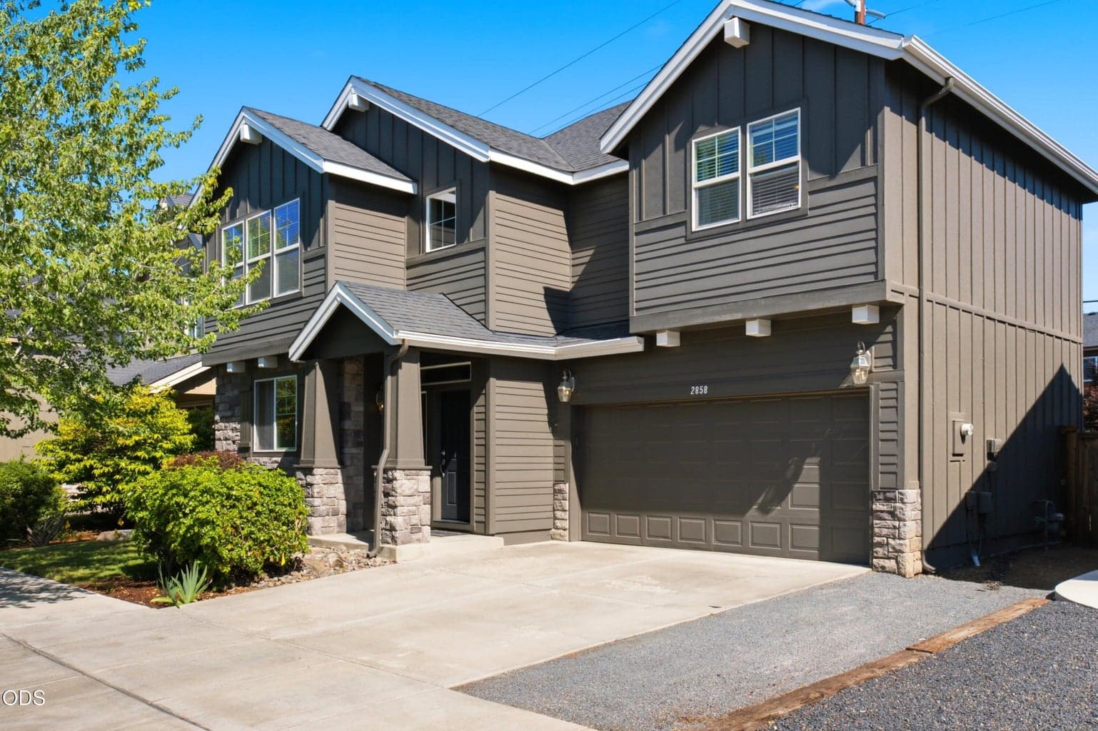 Photo of 2858 Forum Drive 1 of 22