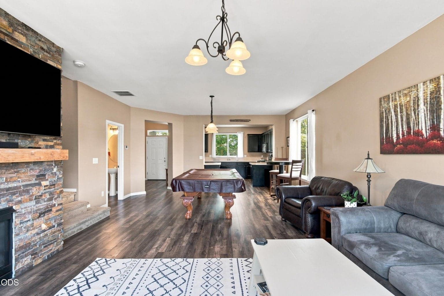 Photo of 2858 Forum Drive 5 of 22