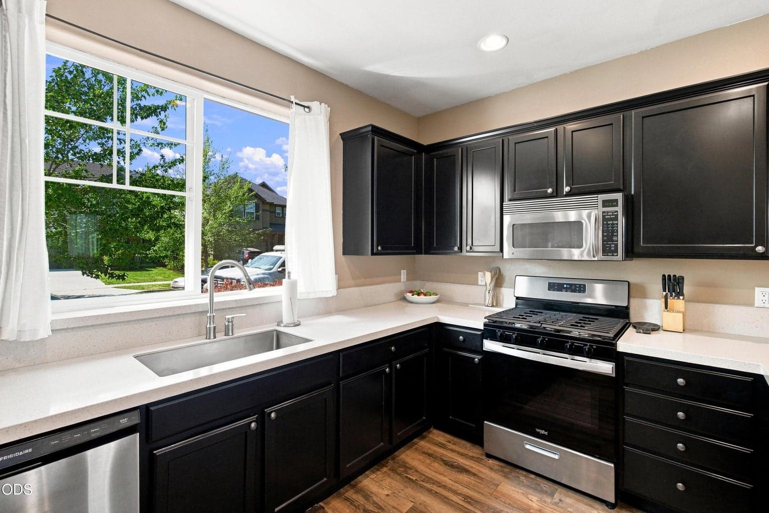 Photo of 2858 NE Forum Drive 8 of 22
