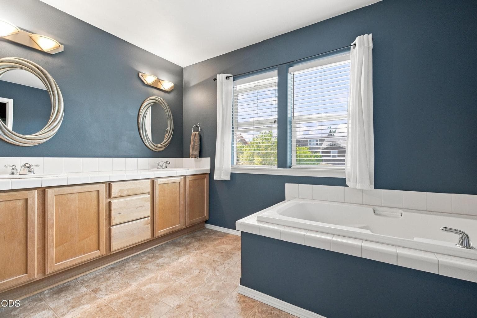 Photo of 2858 NE Forum Drive 11 of 22