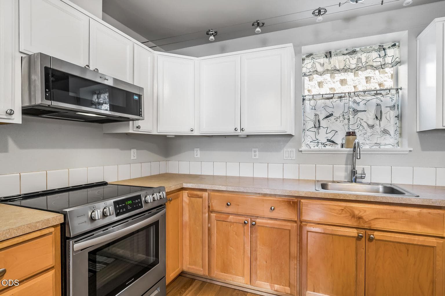Photo of 1527 NW Juniper Street 9 of 30