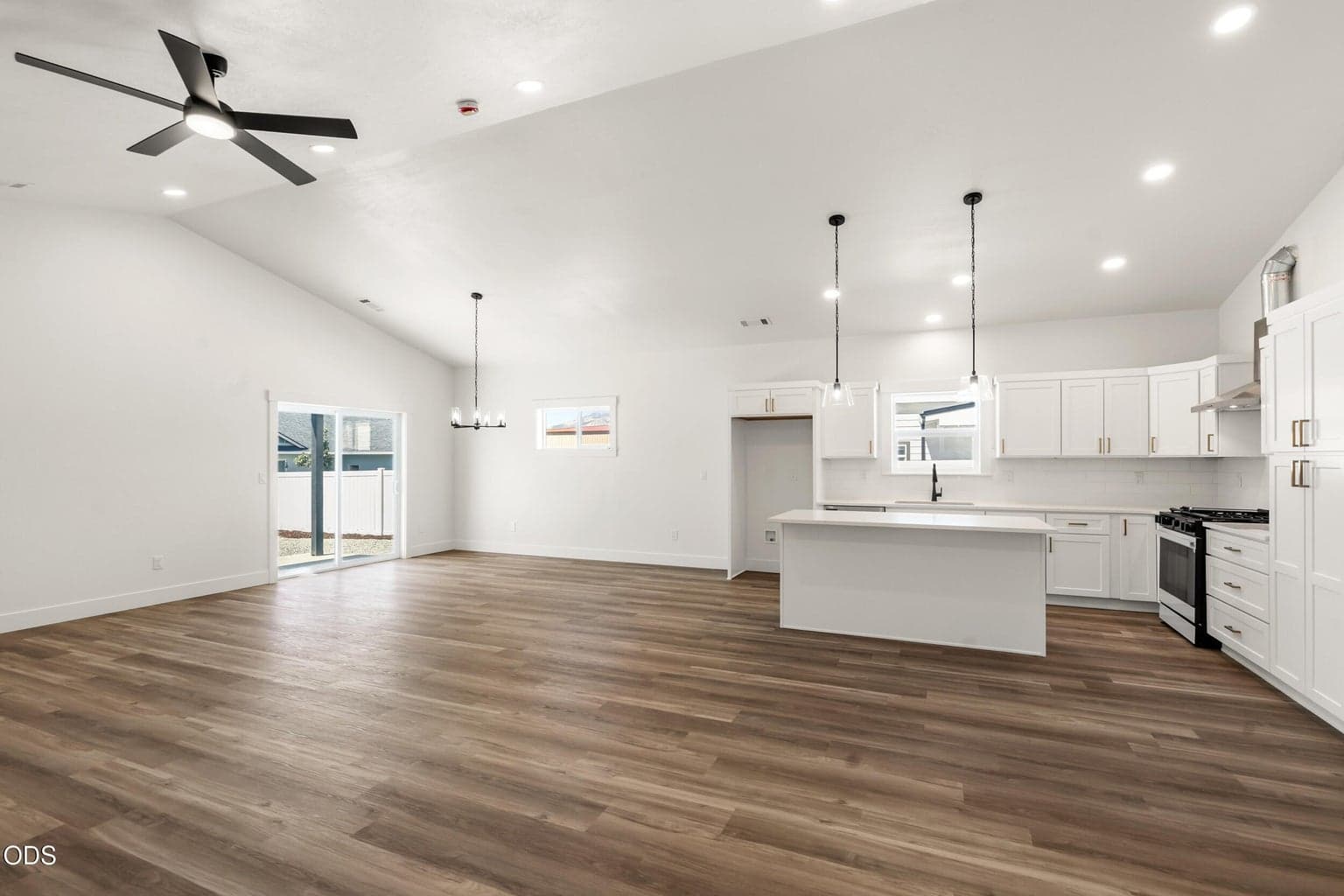 Photo of 467 Arnos Street 2 of 24