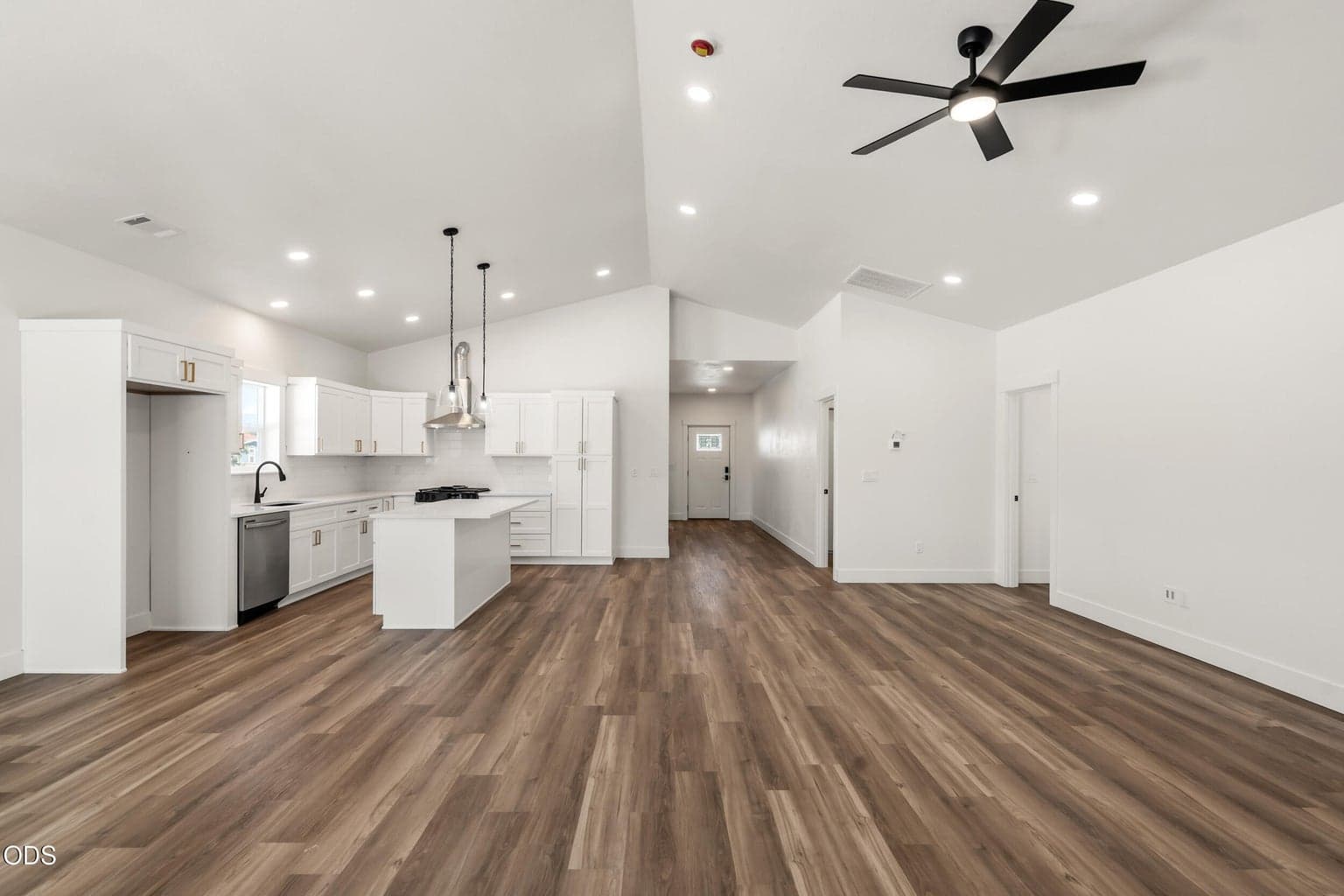 Photo of 467 Arnos Street 3 of 24