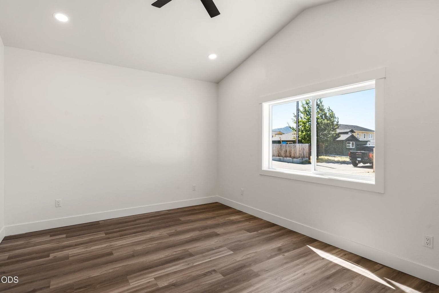 Photo of 467 Arnos Street 5 of 24