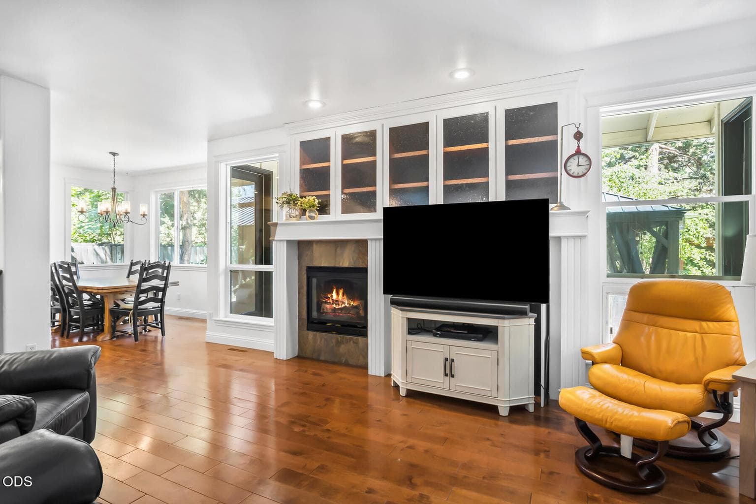 Photo of 796 SE Briarwood Court 10 of 48