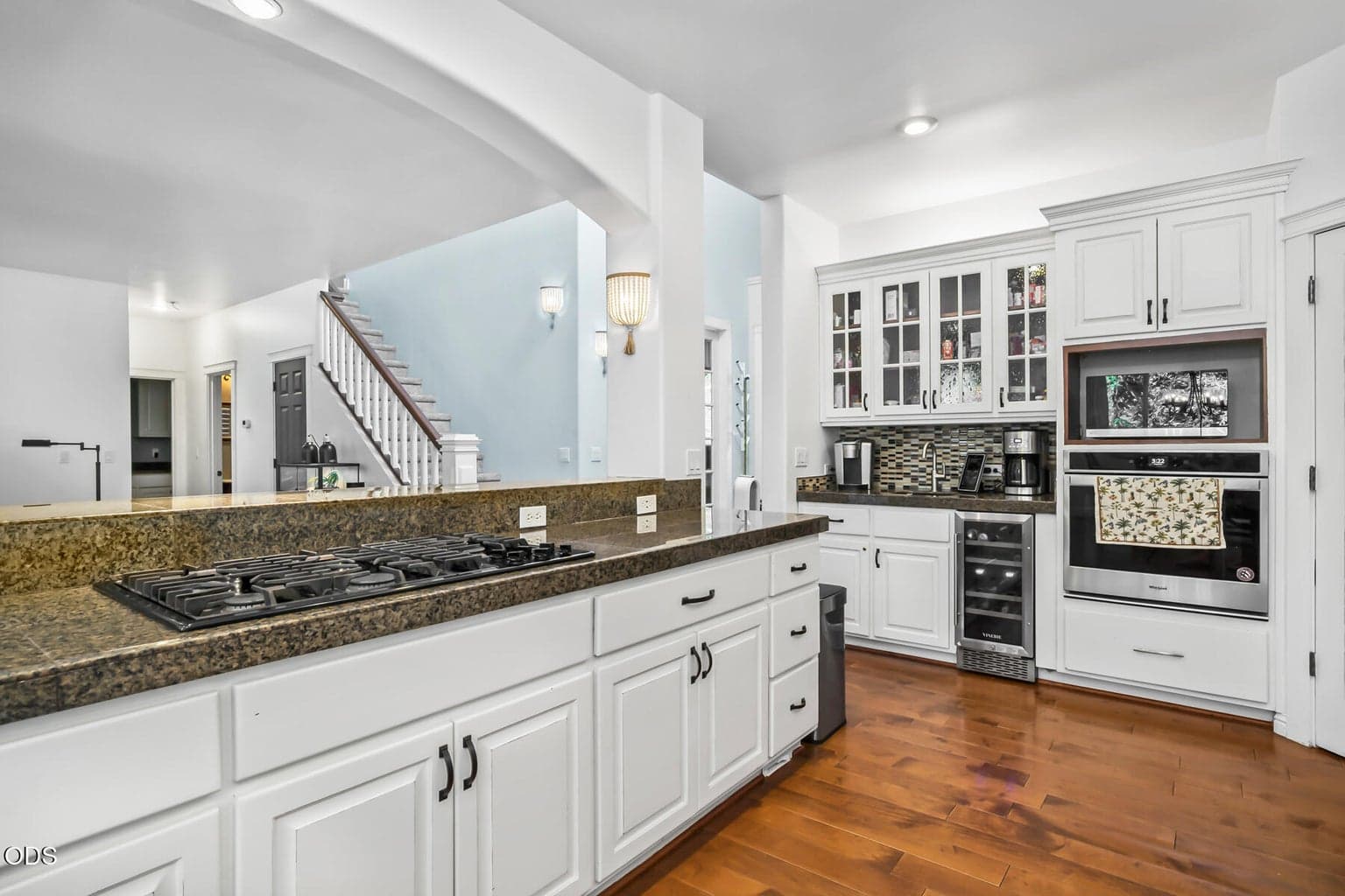 Photo of 796 SE Briarwood Court 13 of 48