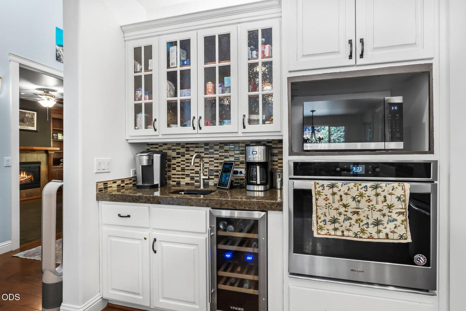Photo of 796 SE Briarwood Court 14 of 48