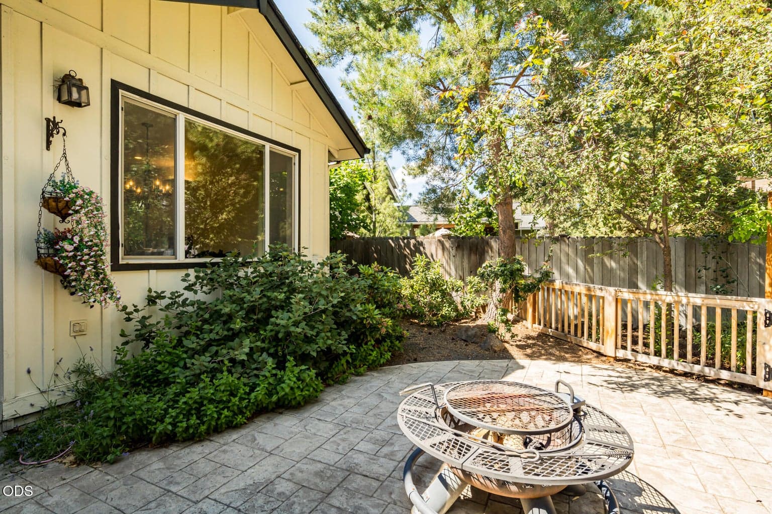 Photo of 796 SE Briarwood Court 36 of 48