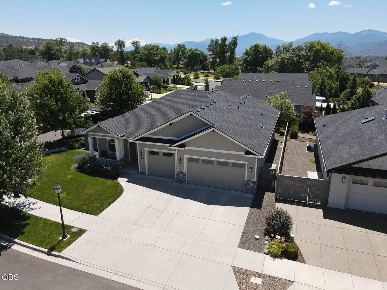 Photo of 350 Kansas Drive 3 of 34