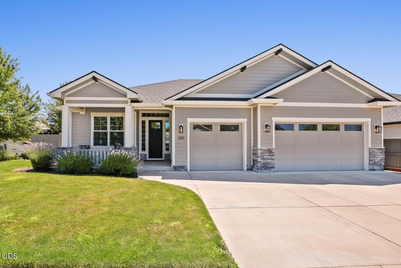 Photo of 350 Kansas Drive 1 of 34