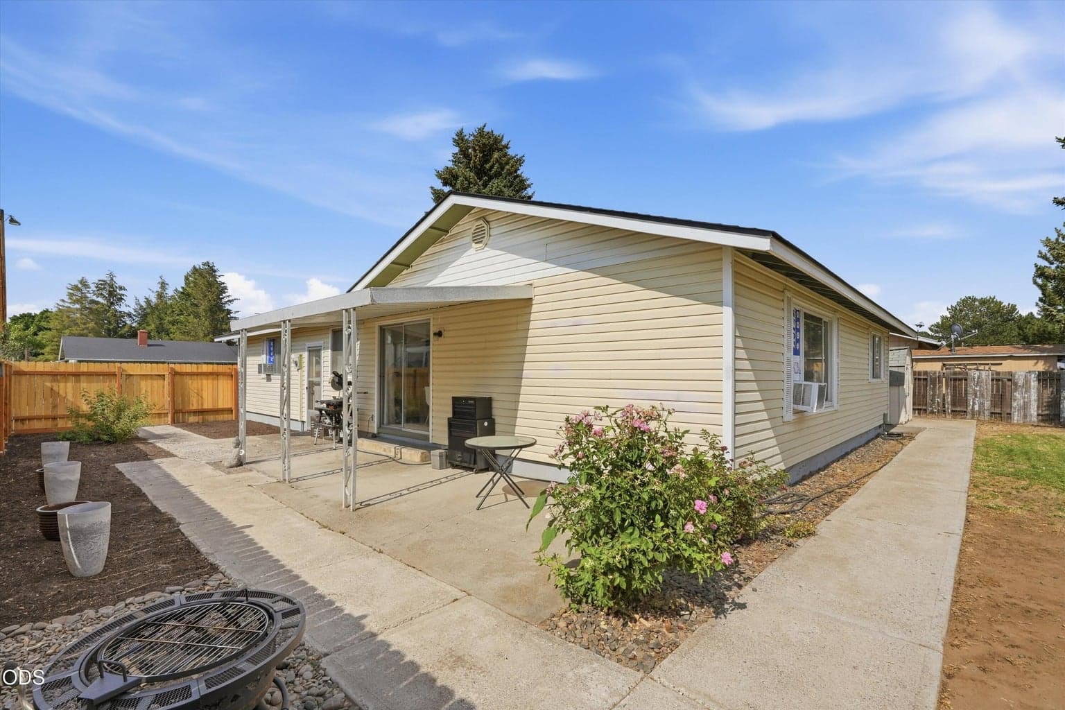 Photo of 1242 SE 8th Street 21 of 27