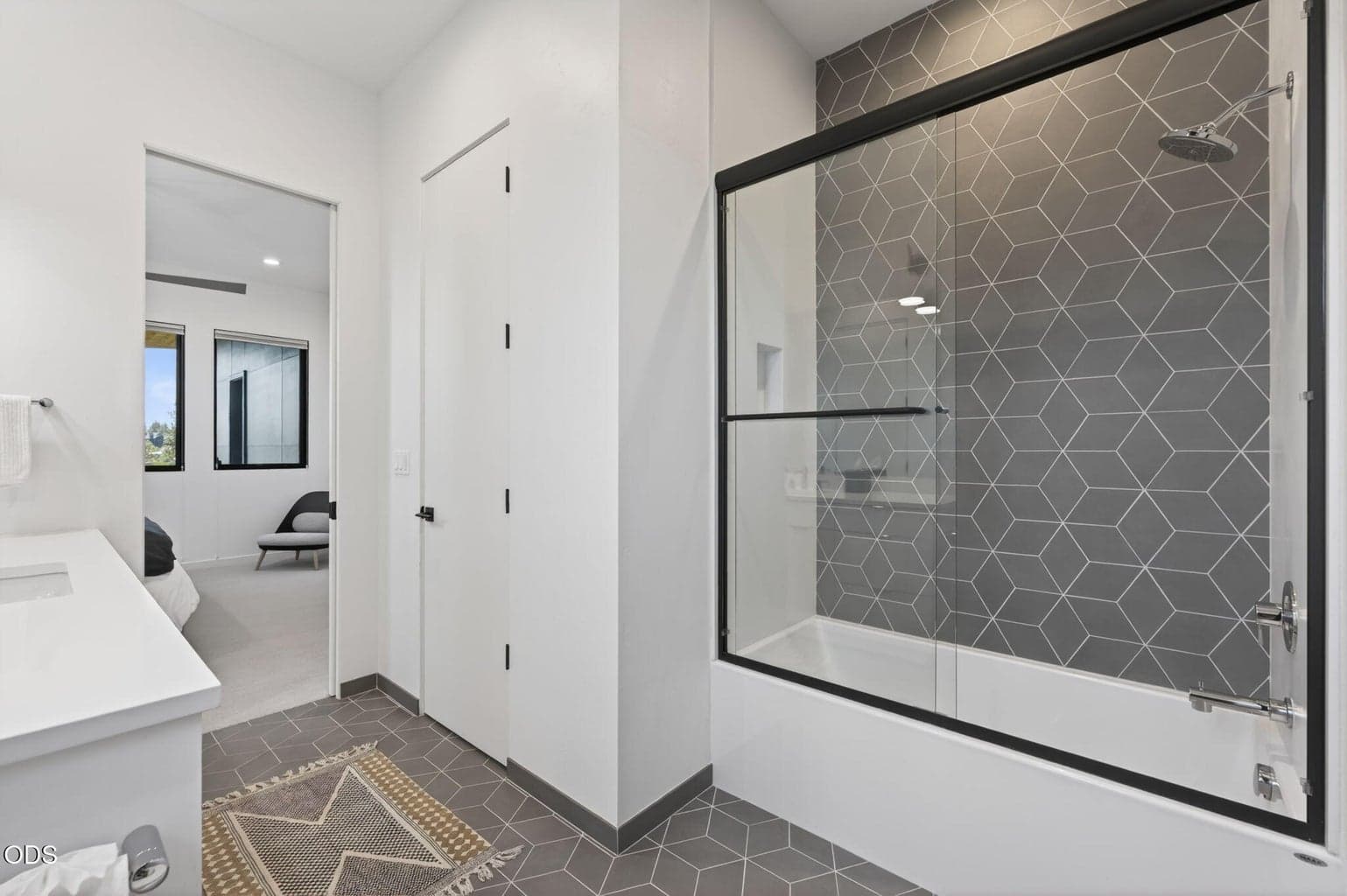 Photo of 61404 SW Skene Trail 26 of 49