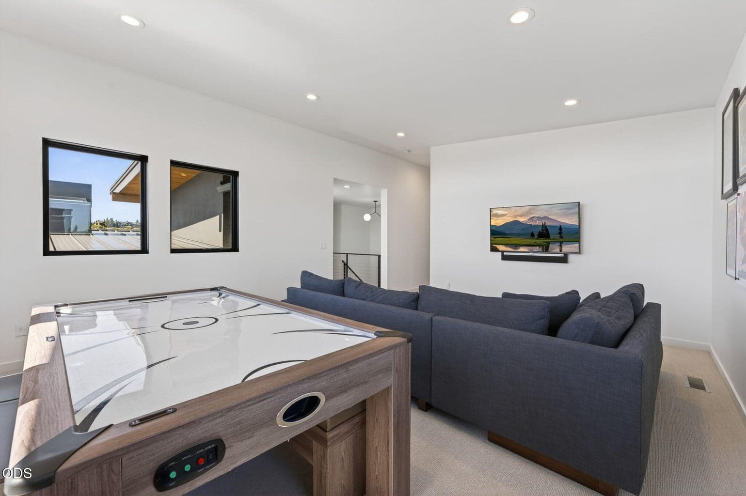 Photo of 61404 SW Skene Trail 33 of 49