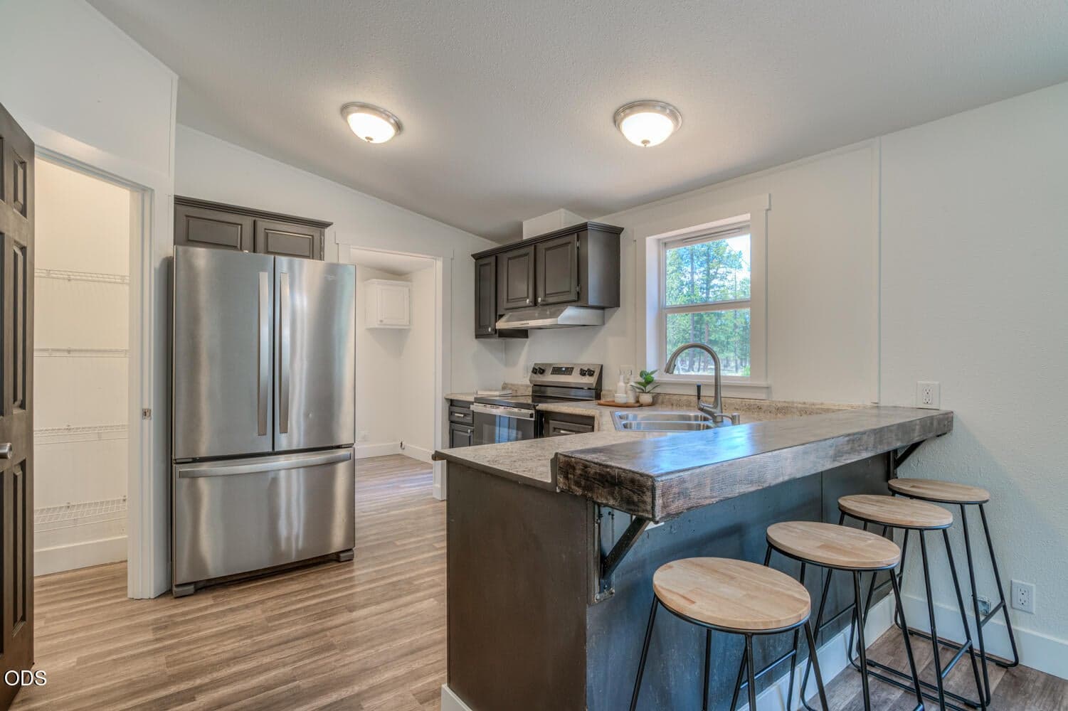 Photo of 145118 Birchwood Road 10 of 33