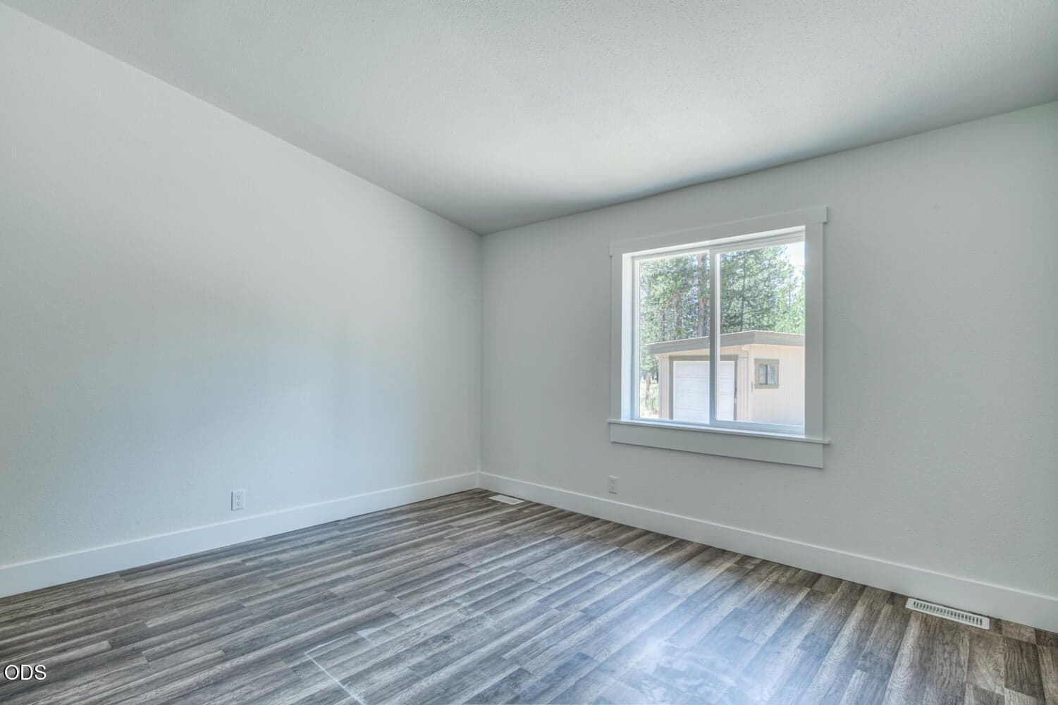 Photo of 145118 Birchwood Road 22 of 33