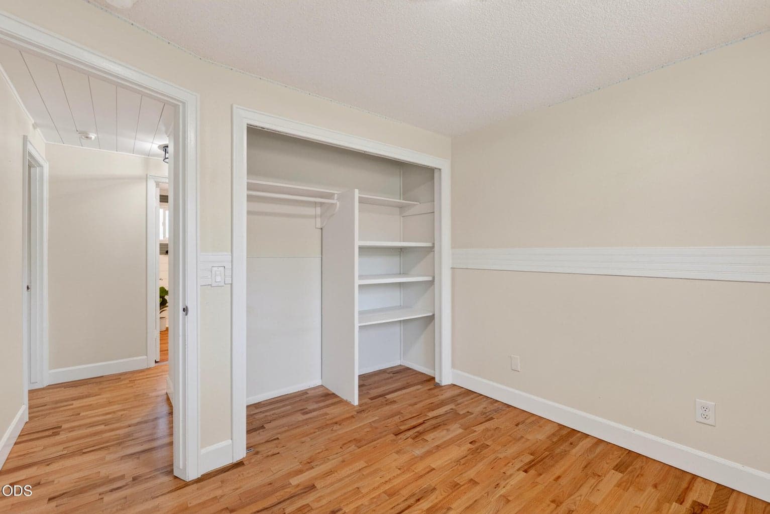 Photo of 1730 SW Canyon Drive 31 of 72