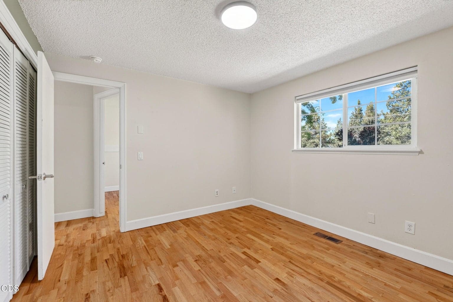 Photo of 1730 SW Canyon Drive 36 of 72
