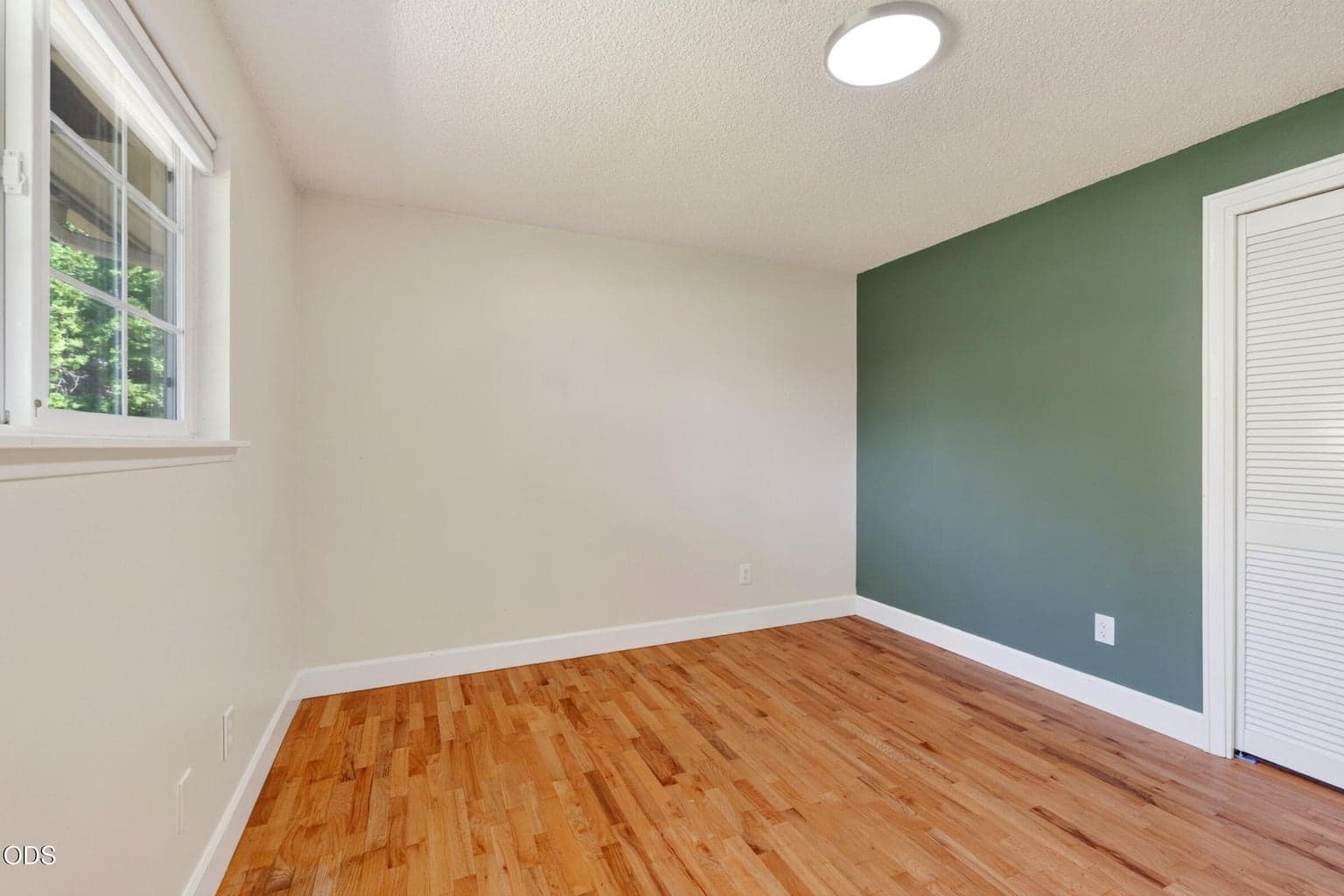 Photo of 1730 SW Canyon Drive 38 of 72
