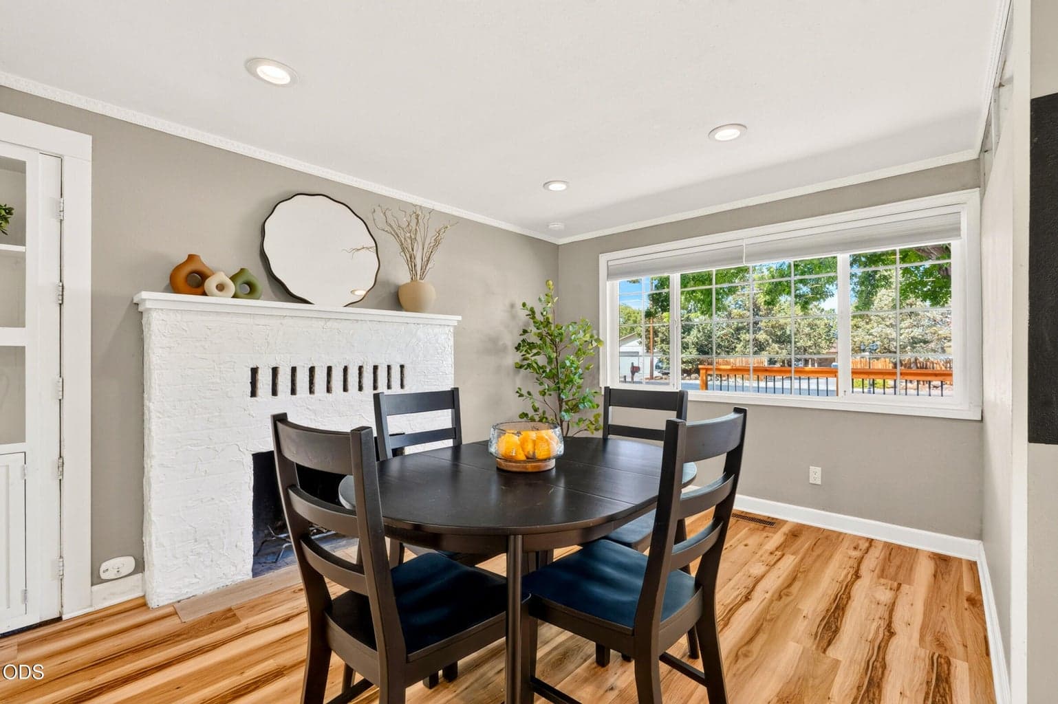 Photo of 1730 SW Canyon Drive 14 of 72