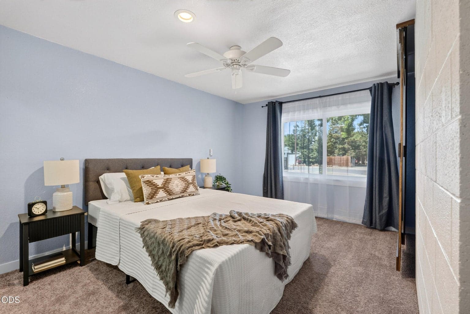 Photo of 1730 SW Canyon Drive 23 of 72
