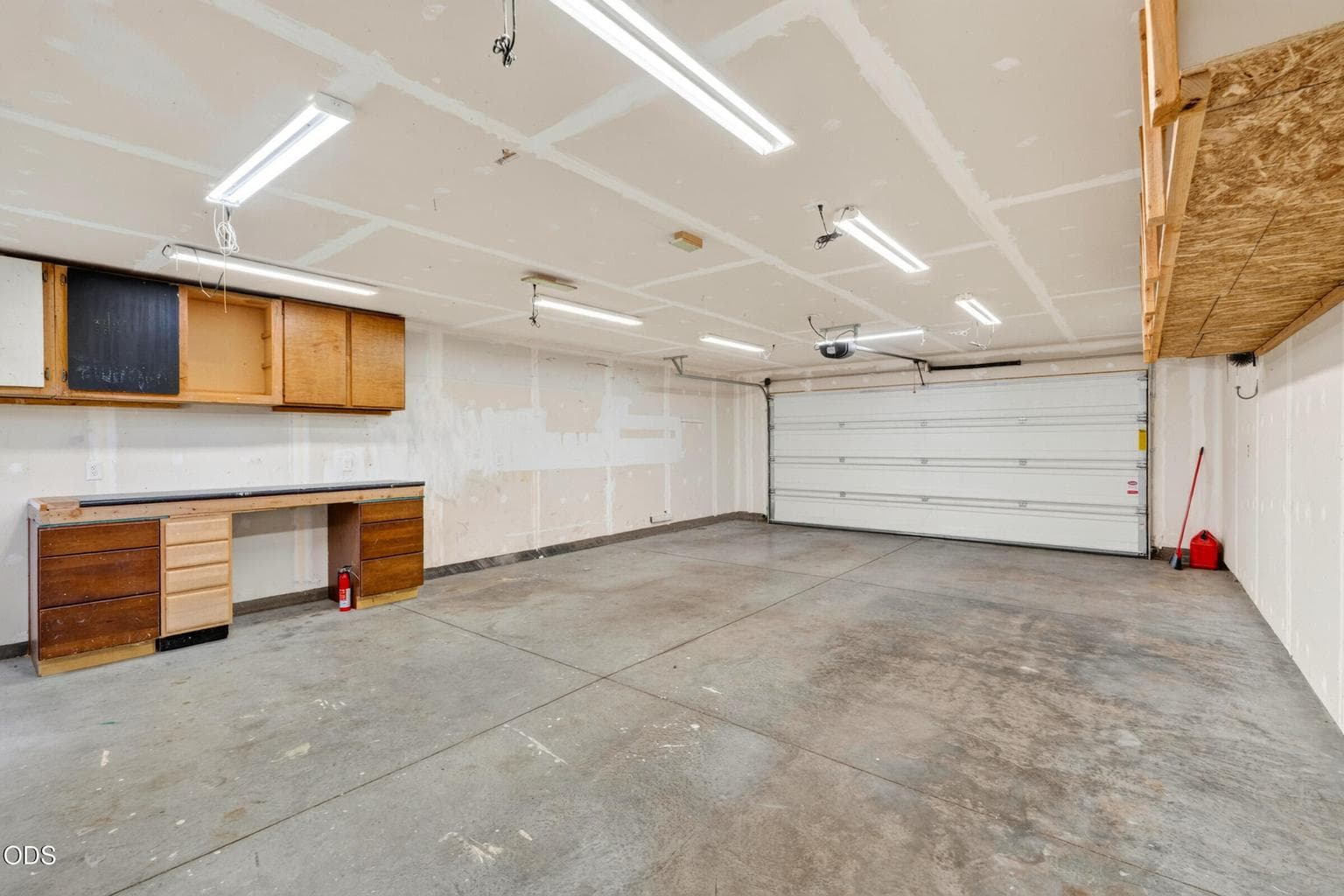 Photo of 1730 SW Canyon Drive 43 of 72