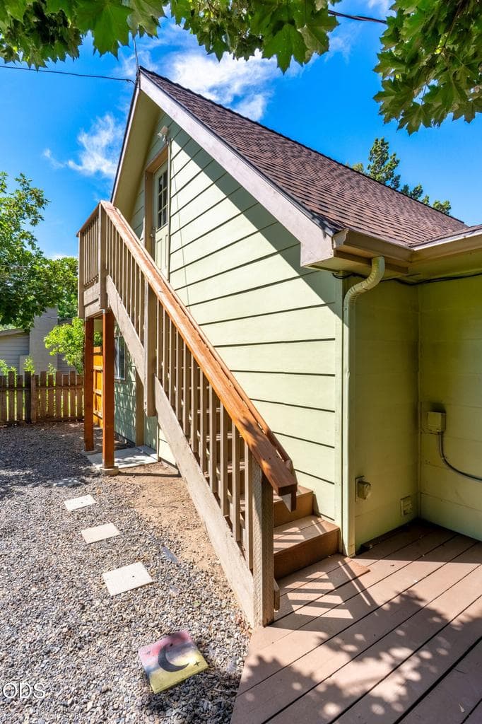 Photo of 1730 SW Canyon Drive 45 of 72